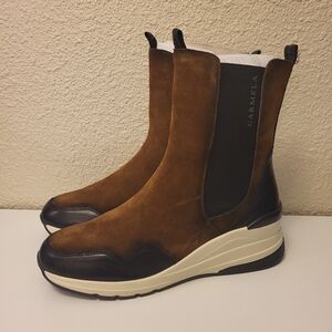 NWOB Carmela ComfortFlex Zip-Up Boots Size 41